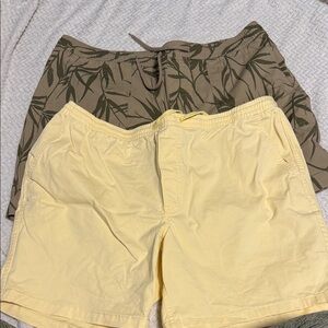Lands End men’s 2 pair of XL Yellow and Leaf Print Shorts Set
